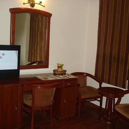 J'S Inn New Delhi Buitenkant foto