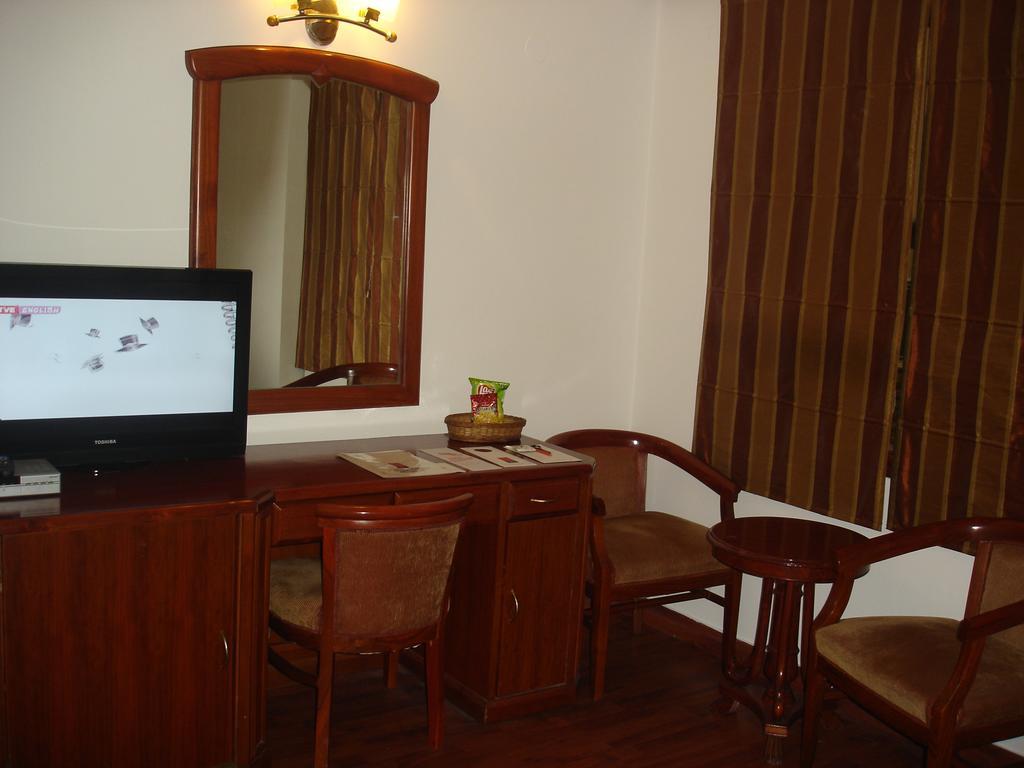 J'S Inn New Delhi Buitenkant foto