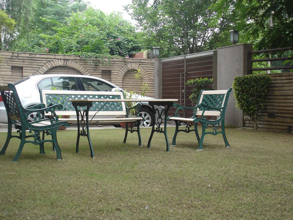 J'S Inn New Delhi Buitenkant foto
