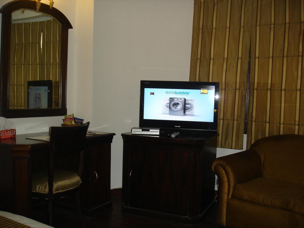 J'S Inn New Delhi Buitenkant foto