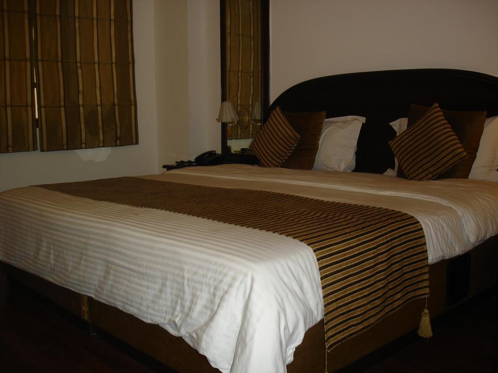 J'S Inn New Delhi Buitenkant foto