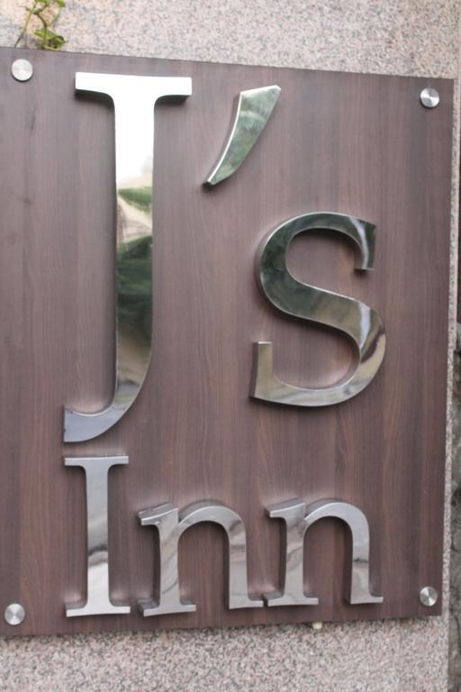 J'S Inn New Delhi Buitenkant foto