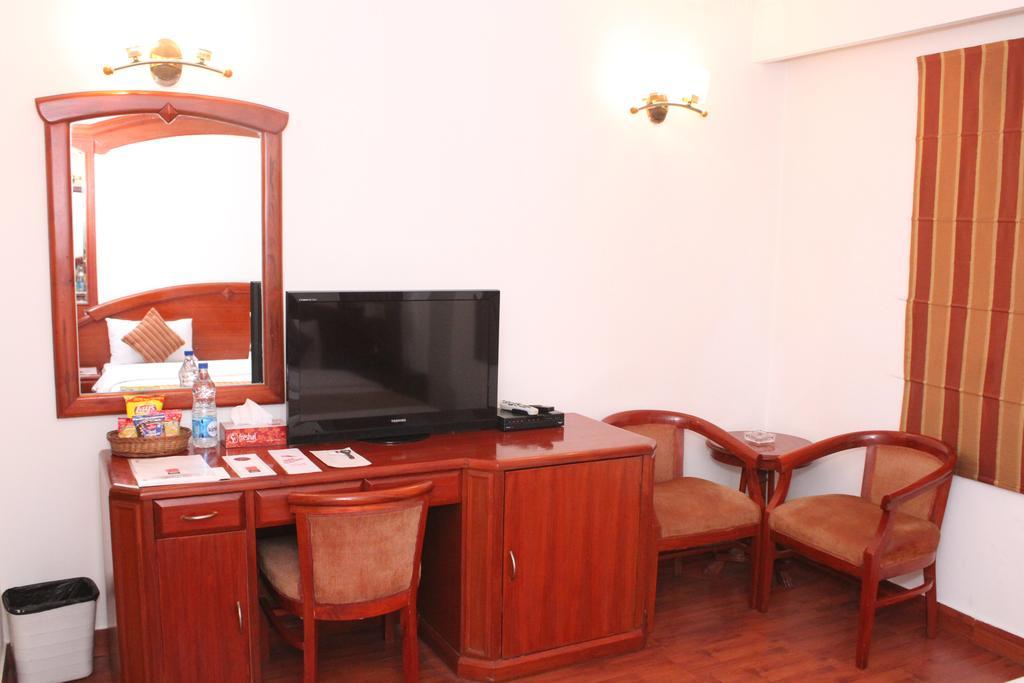 J'S Inn New Delhi Buitenkant foto